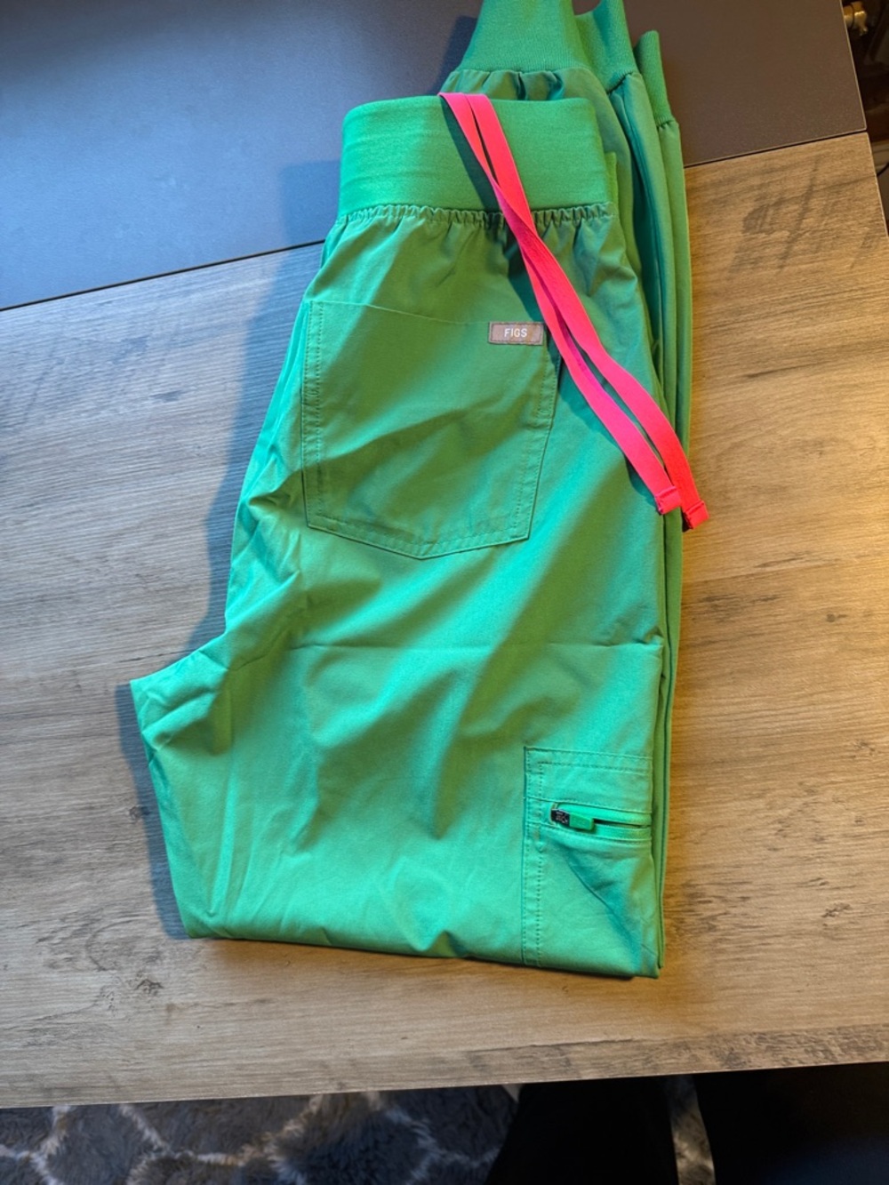 FIGS Bright Green Jogger Pants with Pink Drawstring Small